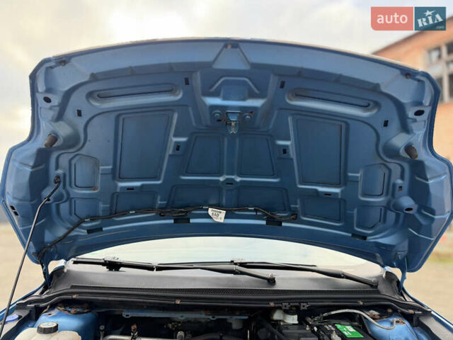 Синий Форд Фокус, объемом двигателя 1.6 л и пробегом 211 тыс. км за 4650 $, фото 32 на Automoto.ua