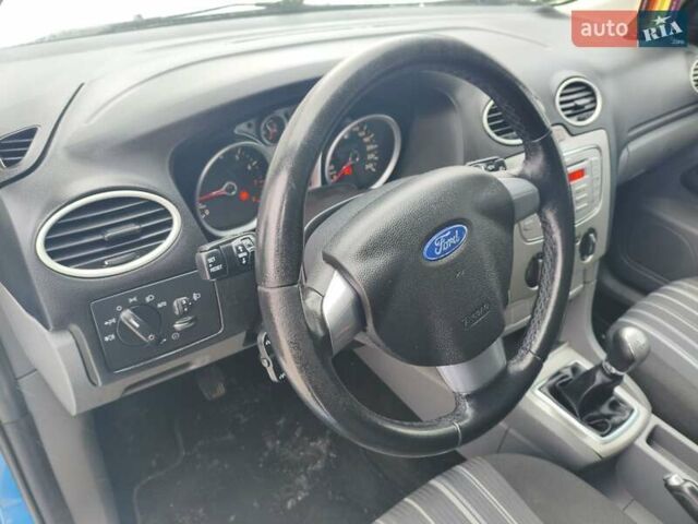 Синий Форд Фокус, объемом двигателя 1.6 л и пробегом 212 тыс. км за 5600 $, фото 32 на Automoto.ua