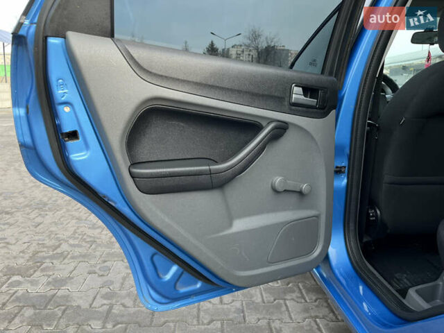 Синий Форд Фокус, объемом двигателя 1.6 л и пробегом 199 тыс. км за 6399 $, фото 25 на Automoto.ua