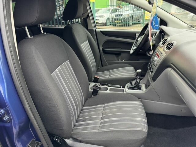 Синий Форд Фокус, объемом двигателя 1.6 л и пробегом 210 тыс. км за 6550 $, фото 11 на Automoto.ua