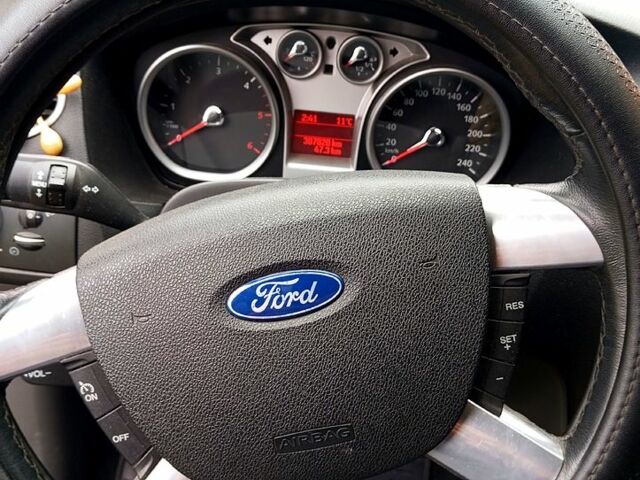 Синій Форд Фокус, об'ємом двигуна 1.6 л та пробігом 307 тис. км за 5500 $, фото 3 на Automoto.ua