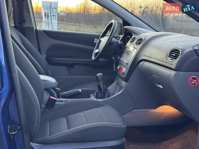 Синій Форд Фокус, об'ємом двигуна 1.6 л та пробігом 197 тис. км за 5999 $, фото 75 на Automoto.ua