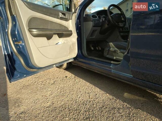 Синий Форд Фокус, объемом двигателя 1.56 л и пробегом 236 тыс. км за 5300 $, фото 4 на Automoto.ua