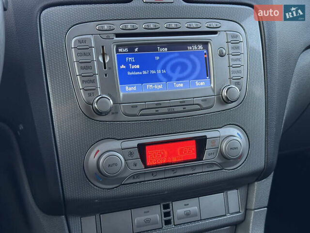 Синій Форд Фокус, об'ємом двигуна 1.6 л та пробігом 197 тис. км за 5999 $, фото 47 на Automoto.ua