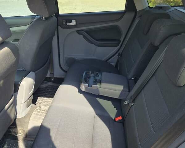 Форд Фокус 2009 в Харькове на Automoto.ua Синий Форд Фокус, объемом двигателя 2 л и пробегом 295 тыс. км за 7200 $, фото 13 на Automoto.ua