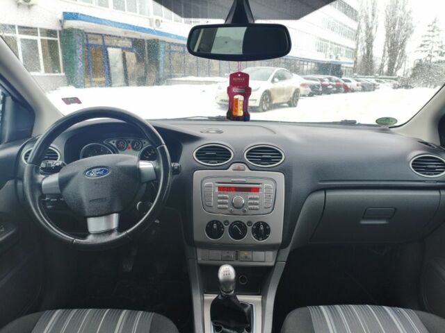 Синий Форд Фокус, объемом двигателя 1.6 л и пробегом 212 тыс. км за 5700 $, фото 15 на Automoto.ua