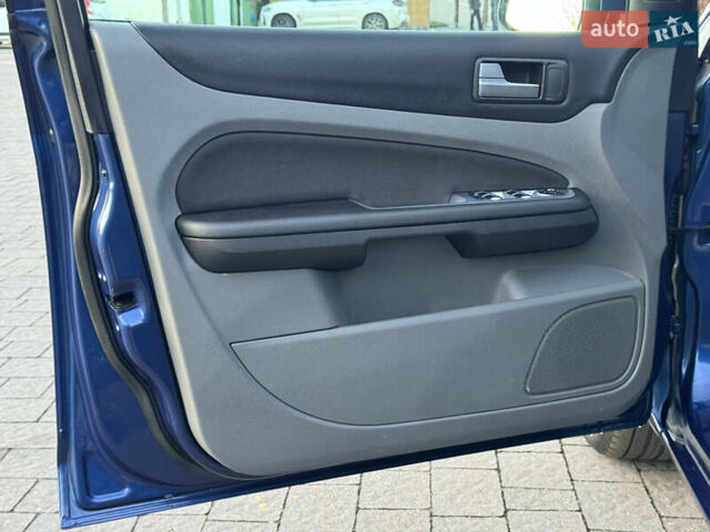 Синій Форд Фокус, об'ємом двигуна 1.6 л та пробігом 197 тис. км за 5999 $, фото 32 на Automoto.ua