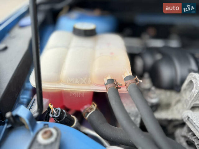 Синий Форд Фокус, объемом двигателя 1.6 л и пробегом 211 тыс. км за 4950 $, фото 38 на Automoto.ua