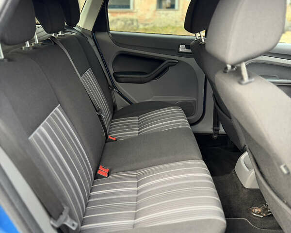 Синий Форд Фокус, объемом двигателя 1.6 л и пробегом 211 тыс. км за 4950 $, фото 31 на Automoto.ua