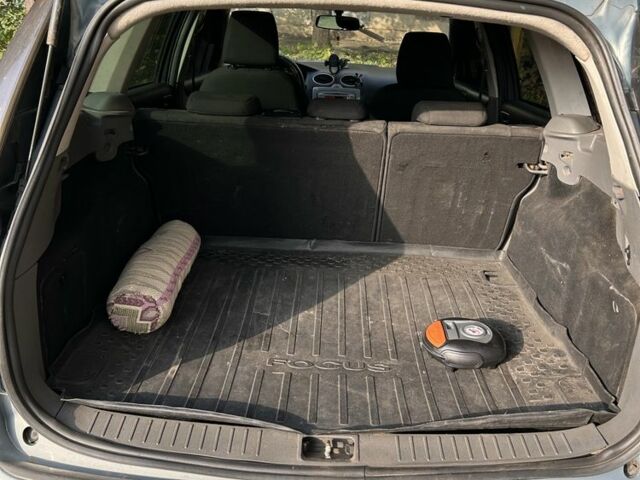 Синій Форд Фокус, об'ємом двигуна 2 л та пробігом 285 тис. км за 6500 $, фото 3 на Automoto.ua