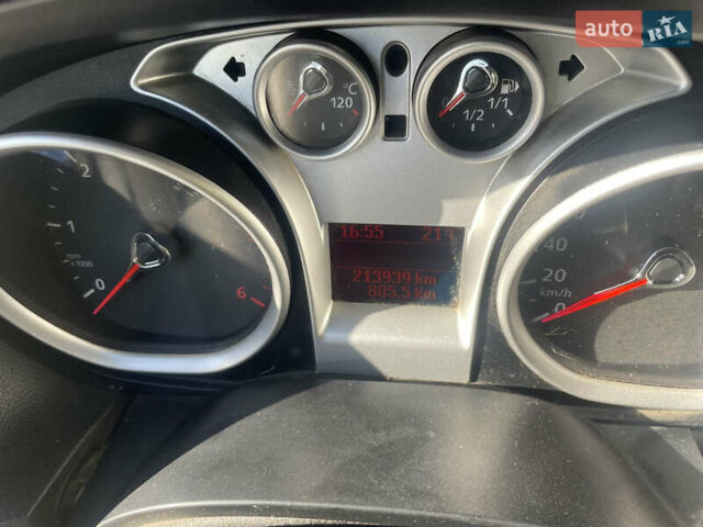 Синий Форд Фокус, объемом двигателя 2 л и пробегом 213 тыс. км за 5000 $, фото 6 на Automoto.ua