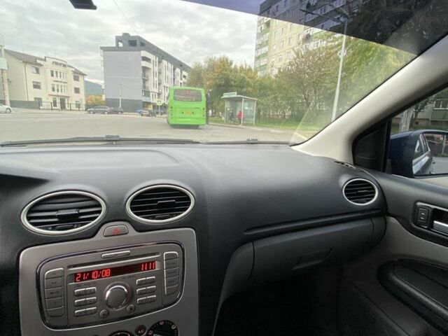 Синий Форд Фокус, объемом двигателя 1.6 л и пробегом 214 тыс. км за 4199 $, фото 13 на Automoto.ua