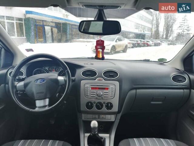 Синий Форд Фокус, объемом двигателя 1.6 л и пробегом 212 тыс. км за 5600 $, фото 18 на Automoto.ua