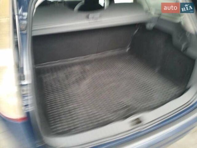 Синій Форд Фокус, об'ємом двигуна 1.4 л та пробігом 187 тис. км за 5500 $, фото 4 на Automoto.ua