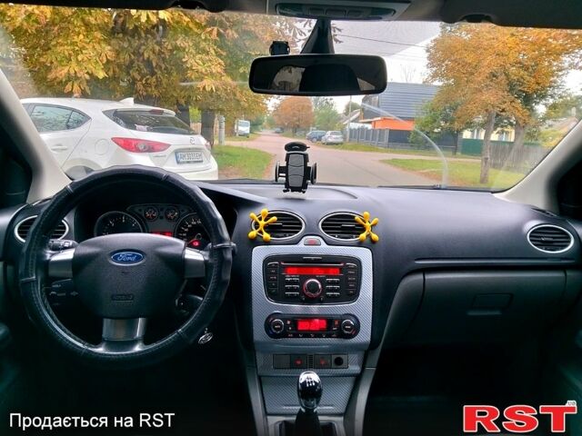 Форд Фокус 2009 у Коростене на Automoto.ua Синій Форд Фокус, об'ємом двигуна 1.8 л та пробігом 236 тис. км за 5200 $, фото 6 на Automoto.ua