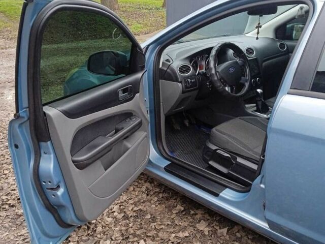 Синий Форд Фокус, объемом двигателя 1.6 л и пробегом 246 тыс. км за 5400 $, фото 7 на Automoto.ua