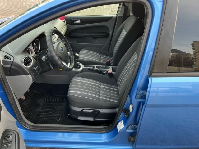 Синий Форд Фокус, объемом двигателя 1.6 л и пробегом 199 тыс. км за 6399 $, фото 10 на Automoto.ua