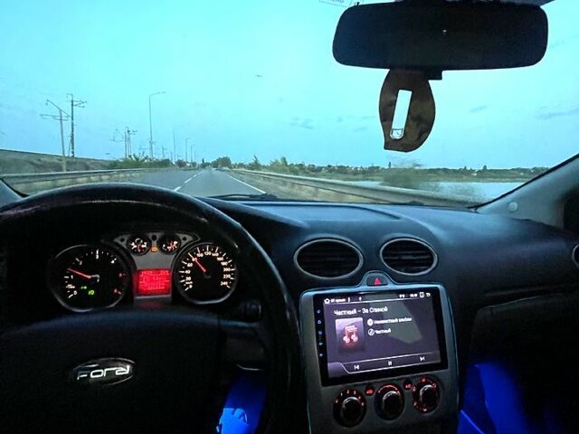 Синий Форд Фокус, объемом двигателя 1.6 л и пробегом 390 тыс. км за 6200 $, фото 3 на Automoto.ua