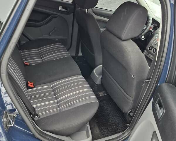 Синій Форд Фокус, об'ємом двигуна 1.6 л та пробігом 173 тис. км за 6000 $, фото 4 на Automoto.ua