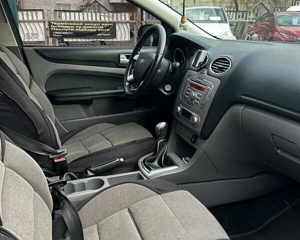 Синий Форд Фокус, объемом двигателя 1.6 л и пробегом 217 тыс. км за 5500 $, фото 6 на Automoto.ua