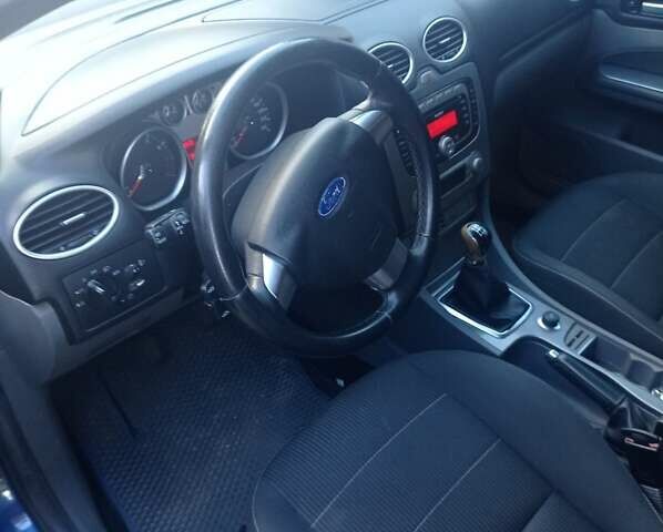 Синій Форд Фокус, об'ємом двигуна 1.8 л та пробігом 272 тис. км за 5700 $, фото 6 на Automoto.ua