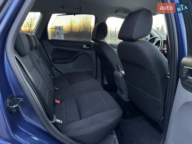 Синій Форд Фокус, об'ємом двигуна 1.6 л та пробігом 197 тис. км за 5999 $, фото 68 на Automoto.ua