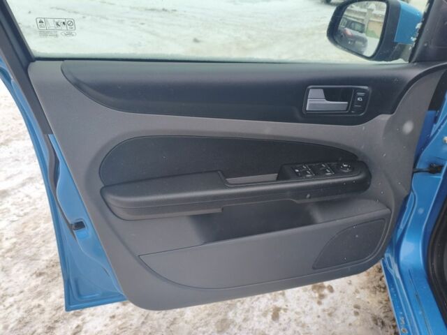 Синій Форд Фокус, об'ємом двигуна 1.6 л та пробігом 212 тис. км за 5700 $, фото 19 на Automoto.ua