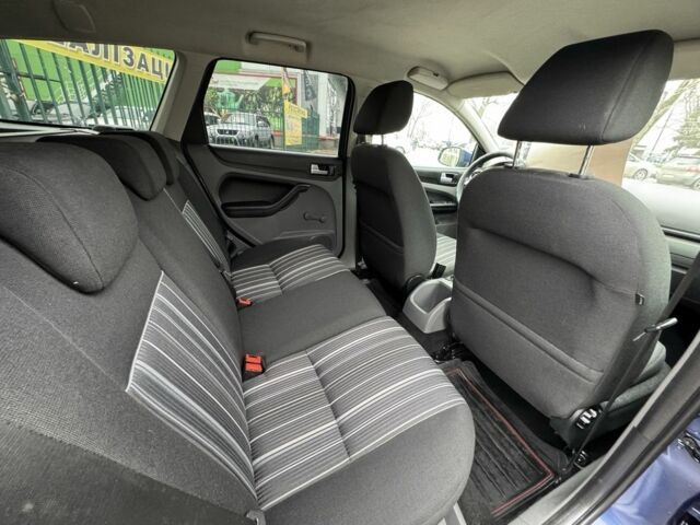 Синий Форд Фокус, объемом двигателя 1.6 л и пробегом 210 тыс. км за 6550 $, фото 10 на Automoto.ua