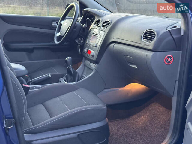 Синій Форд Фокус, об'ємом двигуна 1.6 л та пробігом 197 тис. км за 5999 $, фото 74 на Automoto.ua