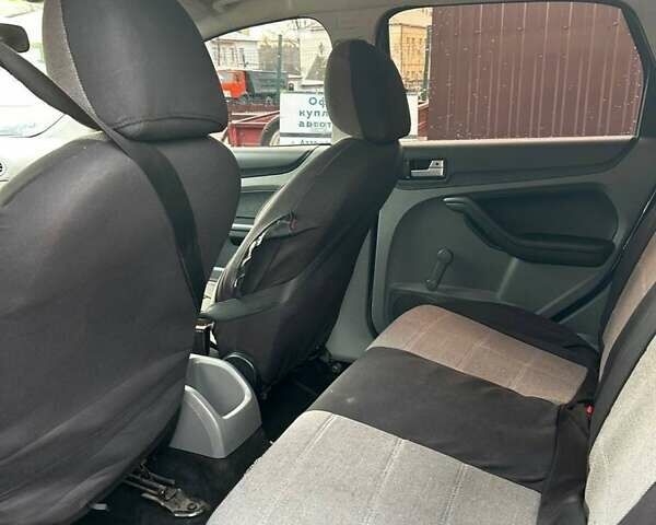 Синий Форд Фокус, объемом двигателя 1.6 л и пробегом 217 тыс. км за 5500 $, фото 5 на Automoto.ua