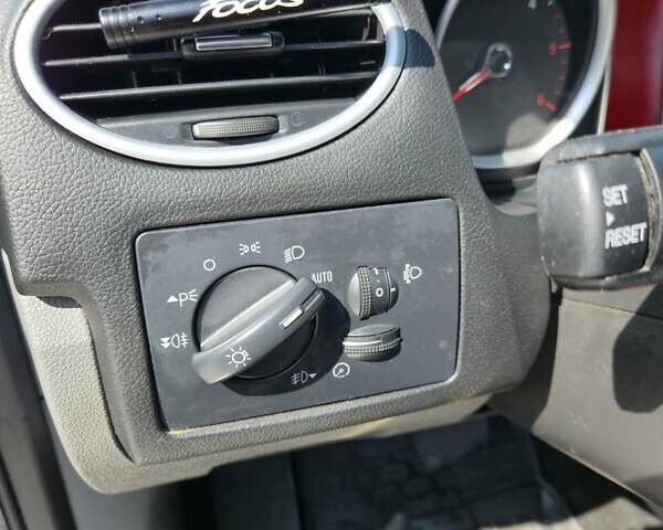 Форд Фокус 2009 в Харькове на Automoto.ua Синий Форд Фокус, объемом двигателя 2 л и пробегом 295 тыс. км за 7200 $, фото 9 на Automoto.ua