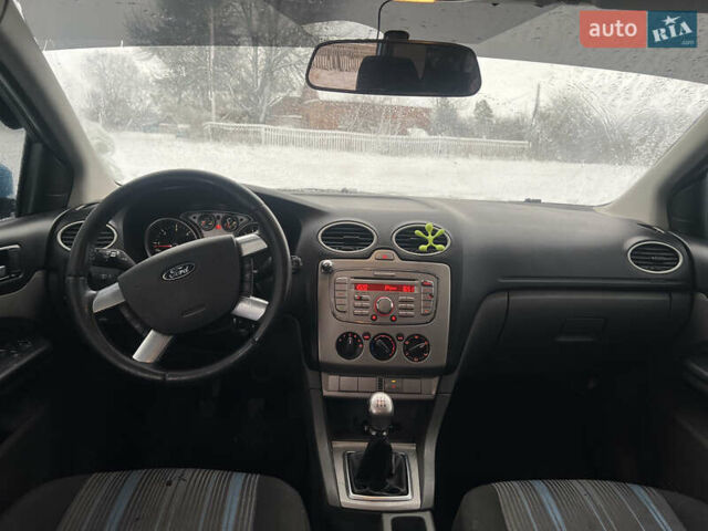 Синій Форд Фокус, об'ємом двигуна 1.6 л та пробігом 250 тис. км за 4999 $, фото 4 на Automoto.ua