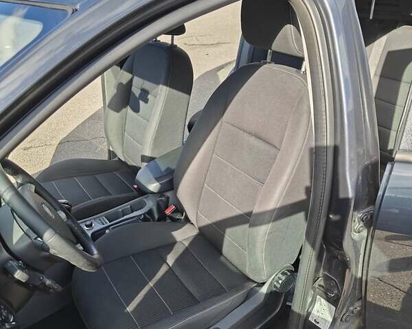 Синий Форд Фокус, объемом двигателя 1.6 л и пробегом 256 тыс. км за 6800 $, фото 27 на Automoto.ua