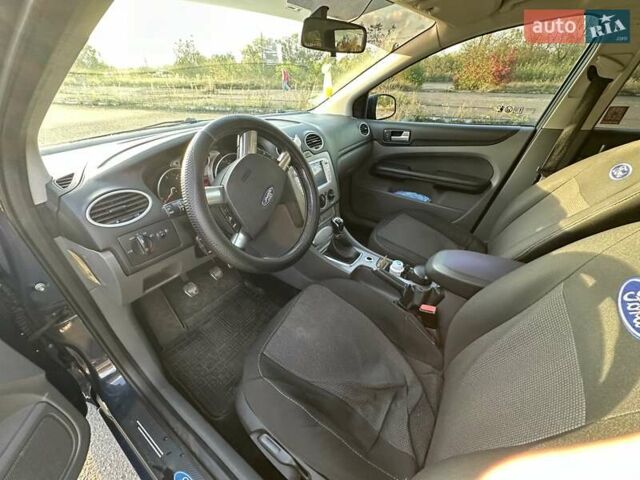 Синій Форд Фокус, об'ємом двигуна 1.56 л та пробігом 350 тис. км за 5700 $, фото 15 на Automoto.ua