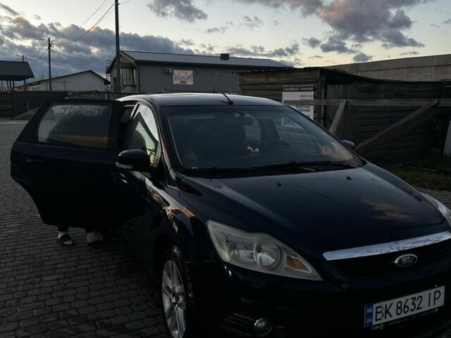 Синий Форд Фокус, объемом двигателя 1.6 л и пробегом 260 тыс. км за 5461 $, фото 6 на Automoto.ua