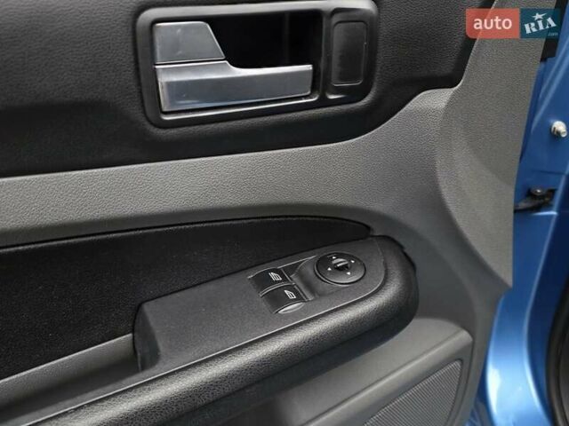 Синий Форд Фокус, объемом двигателя 1.6 л и пробегом 169 тыс. км за 5350 $, фото 19 на Automoto.ua