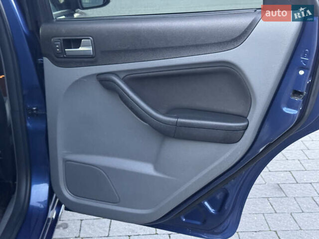 Синій Форд Фокус, об'ємом двигуна 1.6 л та пробігом 197 тис. км за 5999 $, фото 66 на Automoto.ua