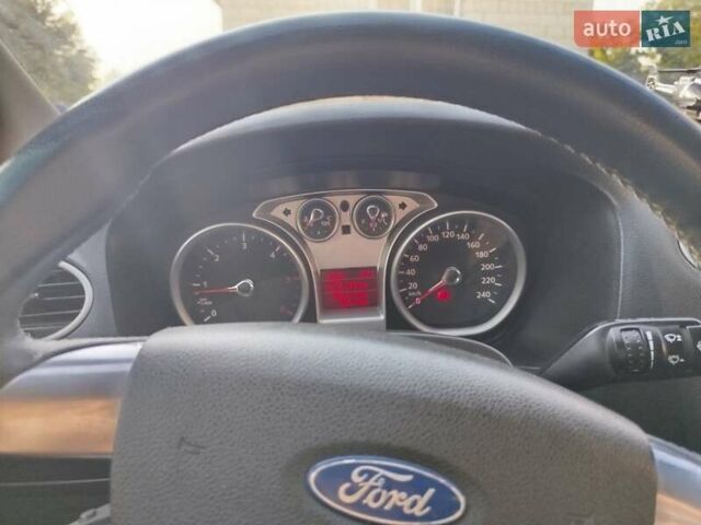 Синий Форд Фокус, объемом двигателя 1.6 л и пробегом 224 тыс. км за 5200 $, фото 1 на Automoto.ua