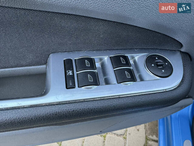 Синий Форд Фокус, объемом двигателя 1.8 л и пробегом 236 тыс. км за 5300 $, фото 10 на Automoto.ua