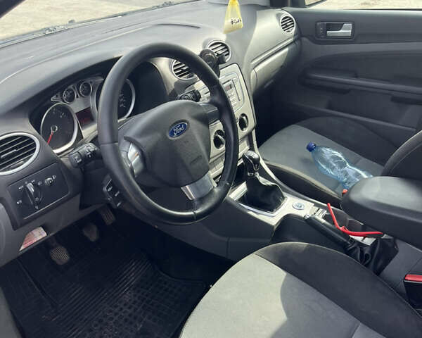 Синий Форд Фокус, объемом двигателя 1.8 л и пробегом 260 тыс. км за 6300 $, фото 6 на Automoto.ua