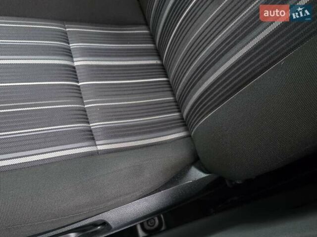 Синий Форд Фокус, объемом двигателя 1.6 л и пробегом 169 тыс. км за 5350 $, фото 21 на Automoto.ua