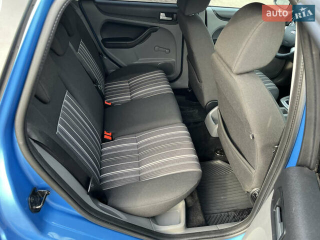 Синий Форд Фокус, объемом двигателя 1.6 л и пробегом 199 тыс. км за 6399 $, фото 33 на Automoto.ua