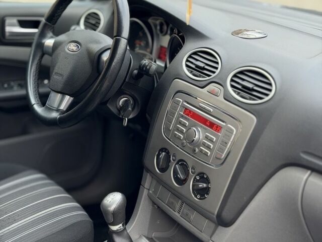 Синий Форд Фокус, объемом двигателя 1.6 л и пробегом 211 тыс. км за 4650 $, фото 14 на Automoto.ua