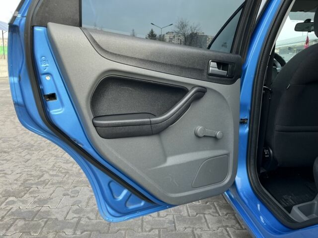 Синий Форд Фокус, объемом двигателя 1.6 л и пробегом 199 тыс. км за 6399 $, фото 11 на Automoto.ua