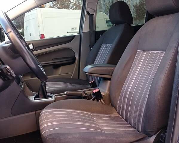 Синий Форд Фокус, объемом двигателя 1.6 л и пробегом 280 тыс. км за 4799 $, фото 11 на Automoto.ua