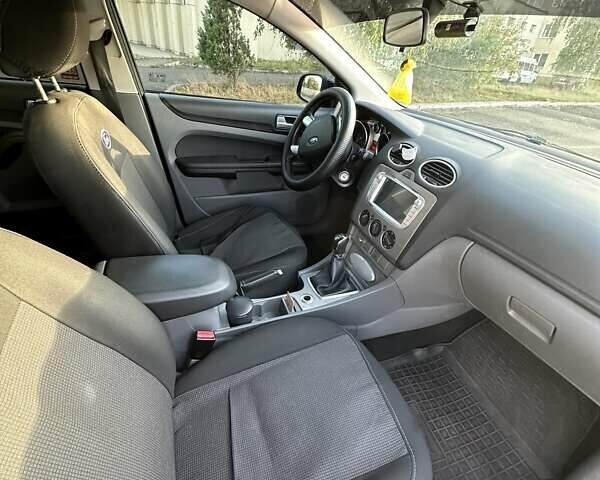 Синій Форд Фокус, об'ємом двигуна 1.56 л та пробігом 350 тис. км за 5700 $, фото 12 на Automoto.ua