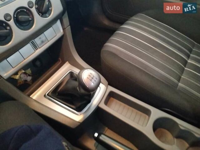 Синій Форд Фокус, об'ємом двигуна 1.4 л та пробігом 187 тис. км за 5500 $, фото 1 на Automoto.ua