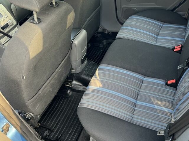 Синий Форд Фокус, объемом двигателя 1.6 л и пробегом 299 тыс. км за 5150 $, фото 7 на Automoto.ua