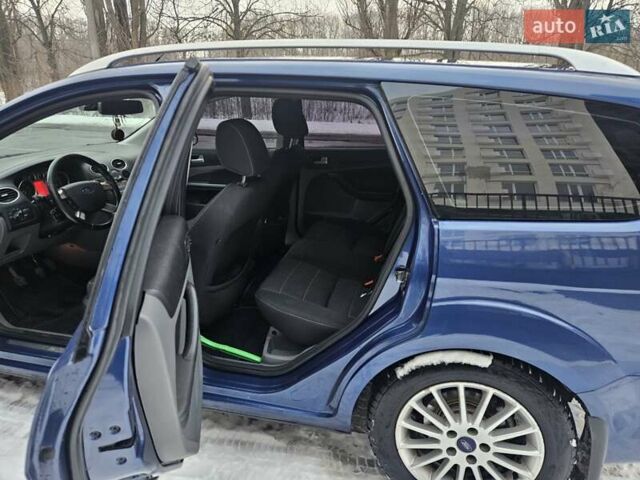 Синий Форд Фокус, объемом двигателя 1.8 л и пробегом 292 тыс. км за 5500 $, фото 21 на Automoto.ua