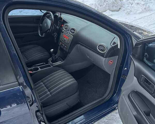 Синій Форд Фокус, об'ємом двигуна 1.56 л та пробігом 300 тис. км за 5100 $, фото 5 на Automoto.ua